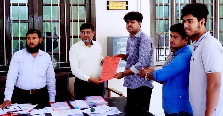 সিনেট সদস্য-হল ভিপি পদে মনোনয়ন তুললেন রাবি প্রেসক্লাবের সাকিব