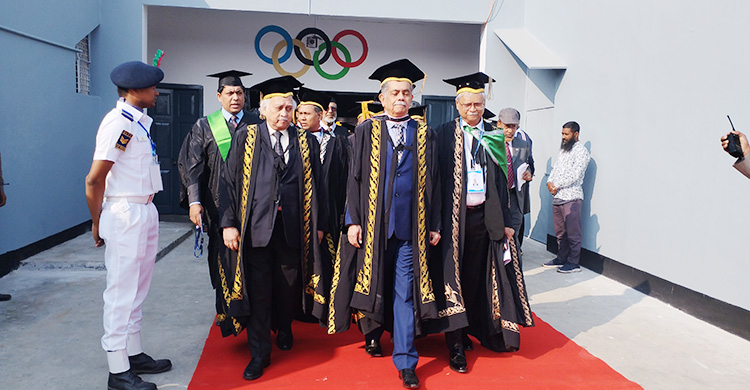 রাবির সমাবর্তনে অংশ নিয়ে স্মৃতিতে ভাসছেন ৫ হাজার গ্র্যাজুয়েট