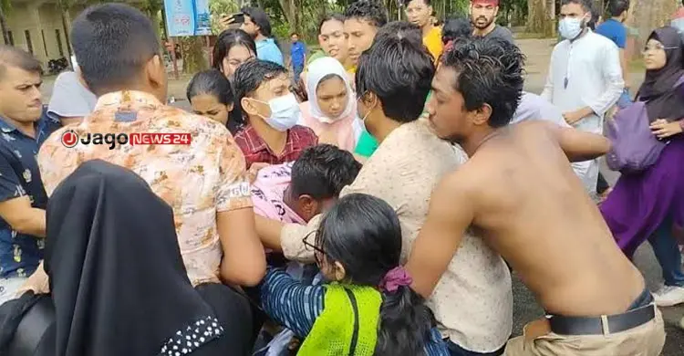 রাবি থেকে শিক্ষার্থীদের তুলে নেওয়ার চেষ্টা, ঢাল হয়ে দাঁড়ান শিক্ষকরা