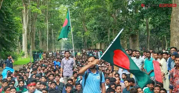 আন্দোলনের মধ্যেই ভিন্ন মতাদর্শের লড়াই চলে রাবির দুই শিক্ষক সংগঠনের