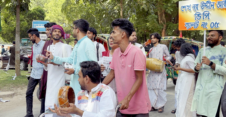 রাকসু নির্বাচনের শেষ মুহূর্তে প্রার্থীদের তোড়জোড়