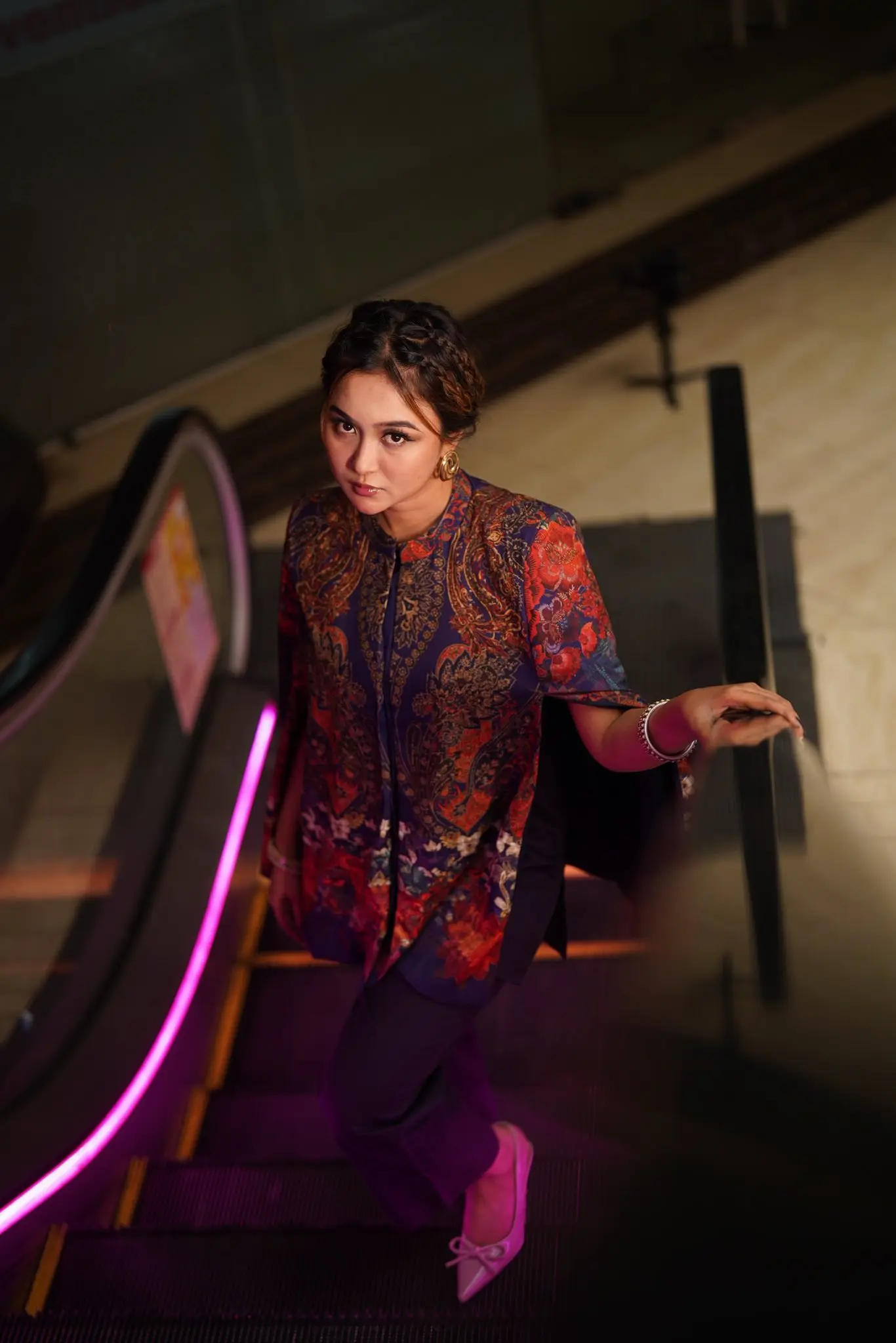 চমকের বাহারি স্টাইলে মুগ্ধ ভক্তরা