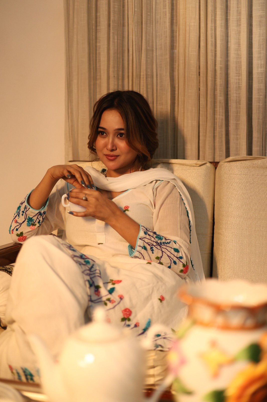 অলস সন্ধ্যায় সুতির সাজে স্নিগ্ধ চমক