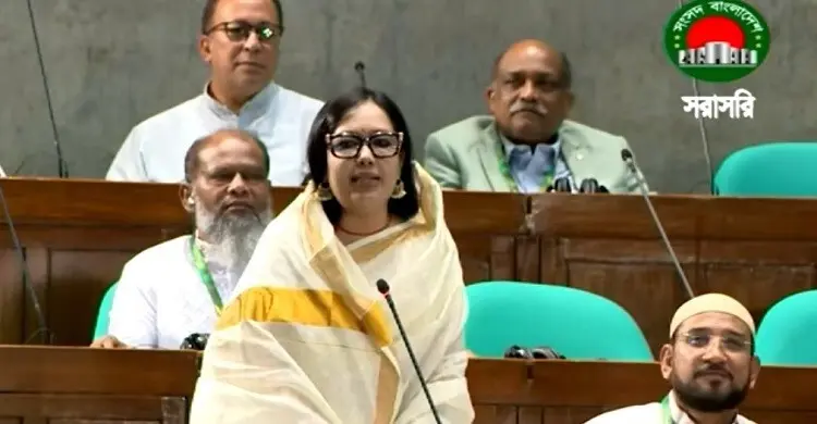 তেলের সংকট না থাকলে পাম্পে তিন কিলোমিটার লাইন কেন