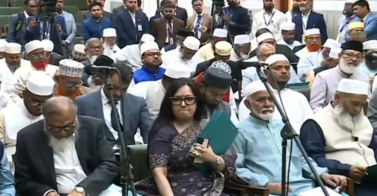 শপথ থেকে বেরিয়ে গেলেন রুমিন