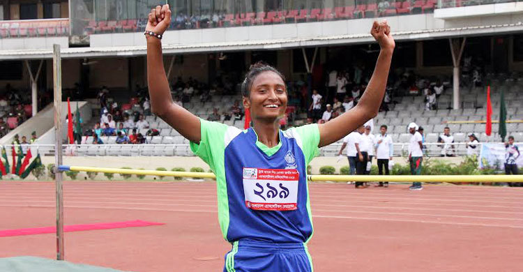 হাইজাম্প নাকি ফুটবল? দোটানায় ৬ স্বর্ণজেতা রুমকি