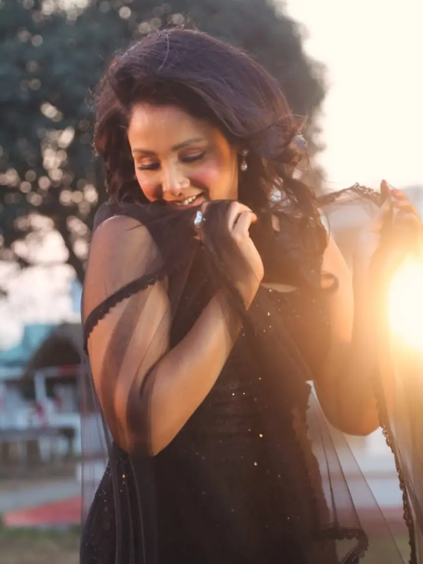 প্রেম প্রতারণা প্রতিশোধে রুনা খানের গ্ল্যাম ঝড়