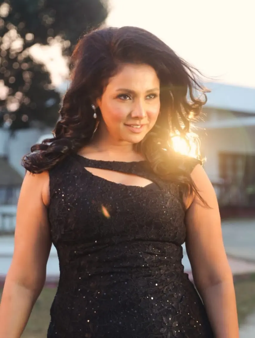 প্রেম প্রতারণা প্রতিশোধে রুনা খানের গ্ল্যাম ঝড়