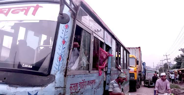 রূপগঞ্জ অংশে ঢাকা-সিলেট মহাসড়কে তীব্র যানজট