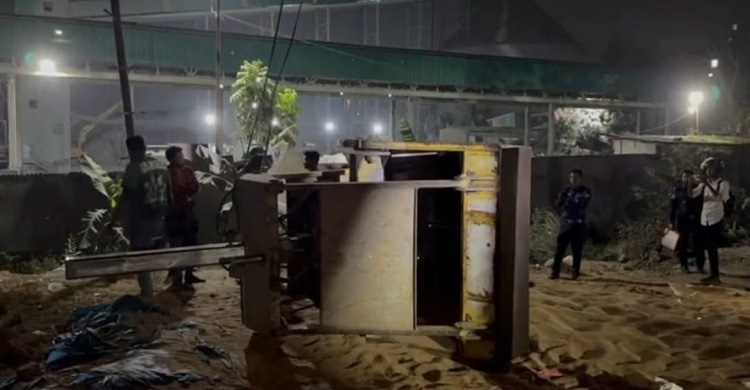 রূপগঞ্জে ক্রেনের তার ছিঁড়ে প্রাণ গেলো দুই শ্রমিকের