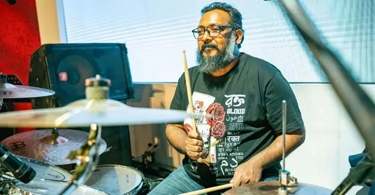 ডেঙ্গুতে স্ত্রীকে হারিয়ে পরদিনই হার্ট অ্যাটাক, হাসপাতালে ড্রামার রুশদী