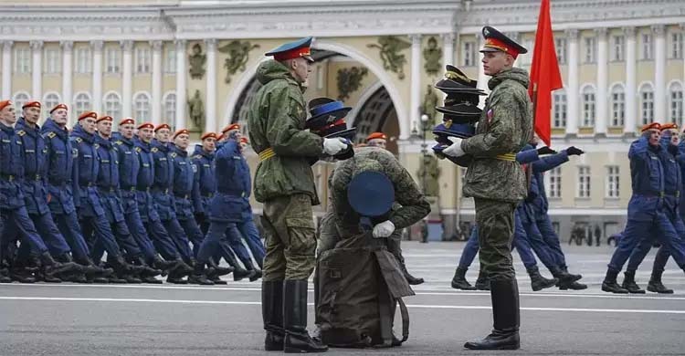 ইউক্রেনের দোনেৎস্ক অঞ্চলে ১ লাখ ৭০ হাজার সেনা মোতায়েন করেছে রাশিয়া