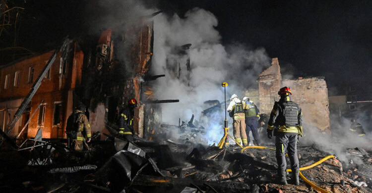 Russian strike kills 18 in Zelensky's home city