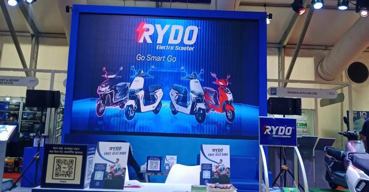উদ্ভাবনী ফিচার নিয়ে বাজারে ইলেকট্রিক স্কুটার ‘রাইডো’