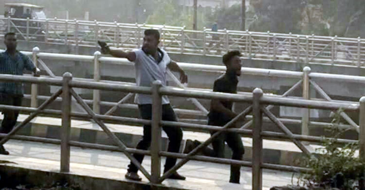 ঝুট ব্যবসার নিয়ন্ত্রণ নিয়ে বিএনপির দুই গ্রুপের গোলাগুলি, আহত ৮