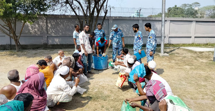 চাঁদপুরে জব্দ ১২৭ মণ ইলিশ গেলো মাদরাসা-এতিমখানায়