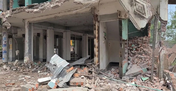 সিরাজগঞ্জে ১৬২ অবৈধ স্থাপনা উচ্ছেদ