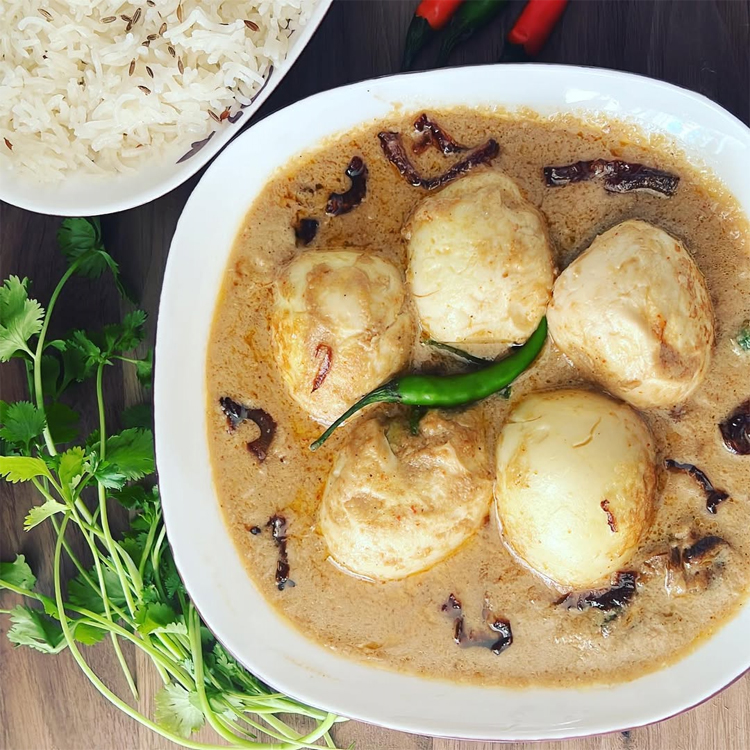 বাড়িতে রাজকীয় স্বাদ পেতে করুন ডিমের রেজালা