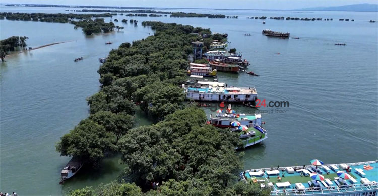 পর্যটনের চাপে ‘মৃত্যুমুখে’ টাঙ্গুয়ার হাওর
