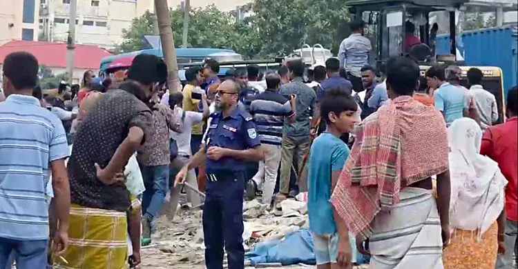 ধামরাইয়ে সওজের উচ্ছেদ অভিযানে হামলা