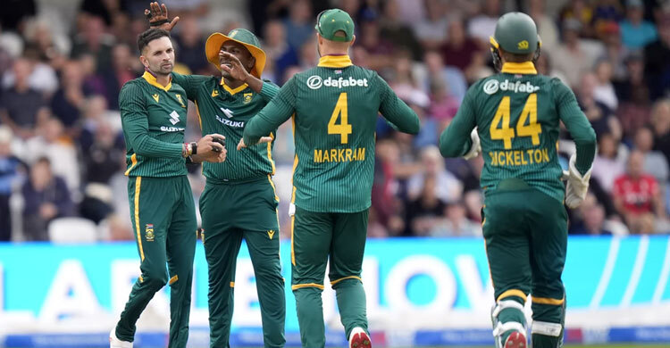 ইংল্যান্ডকে উড়িয়ে সিরিজে এগিয়ে গেল দক্ষিণ আফ্রিকা