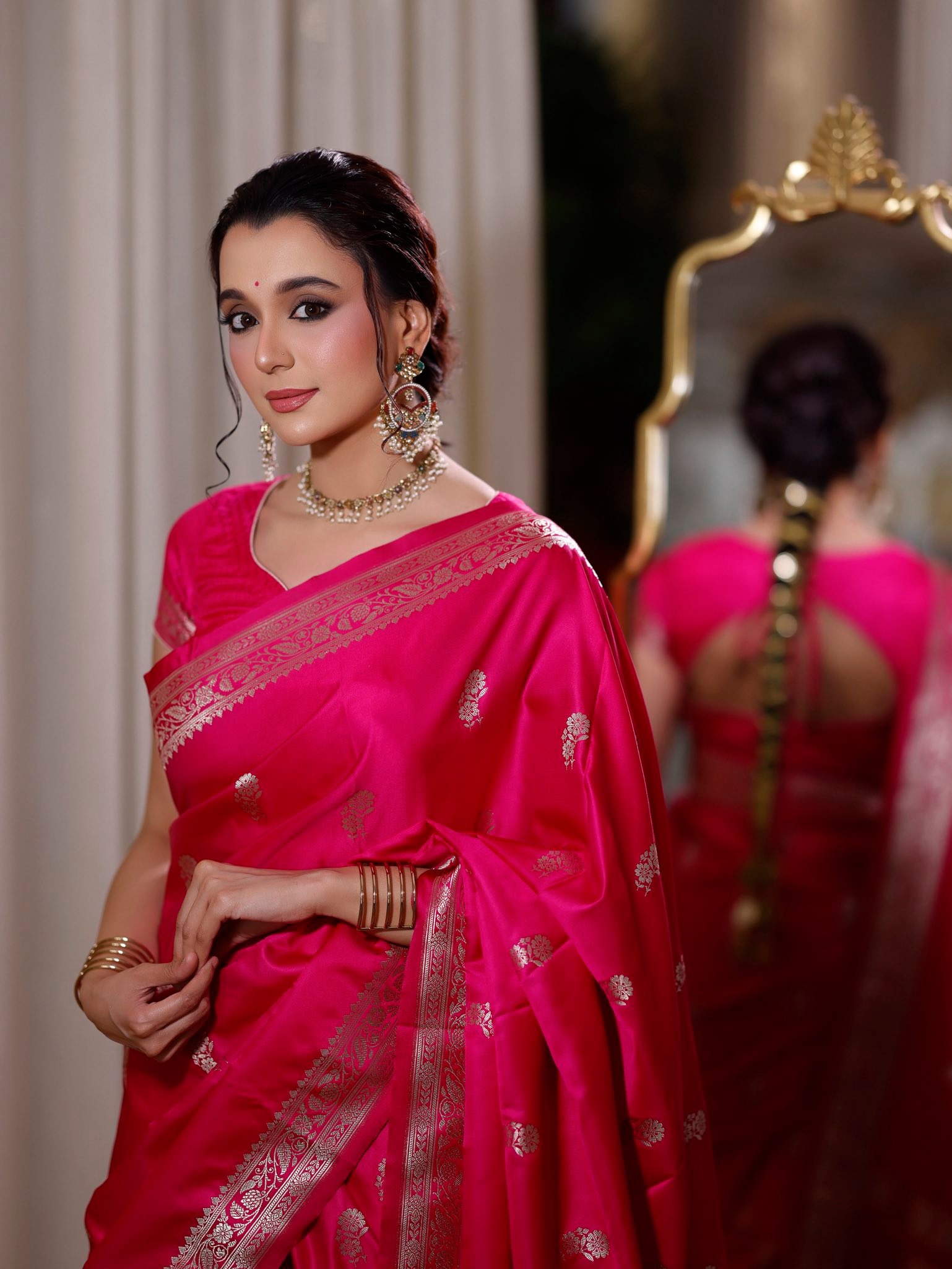 ঐতিহ্য আর নস্টালজিয়ায় মোড়া সাবিলা নূর