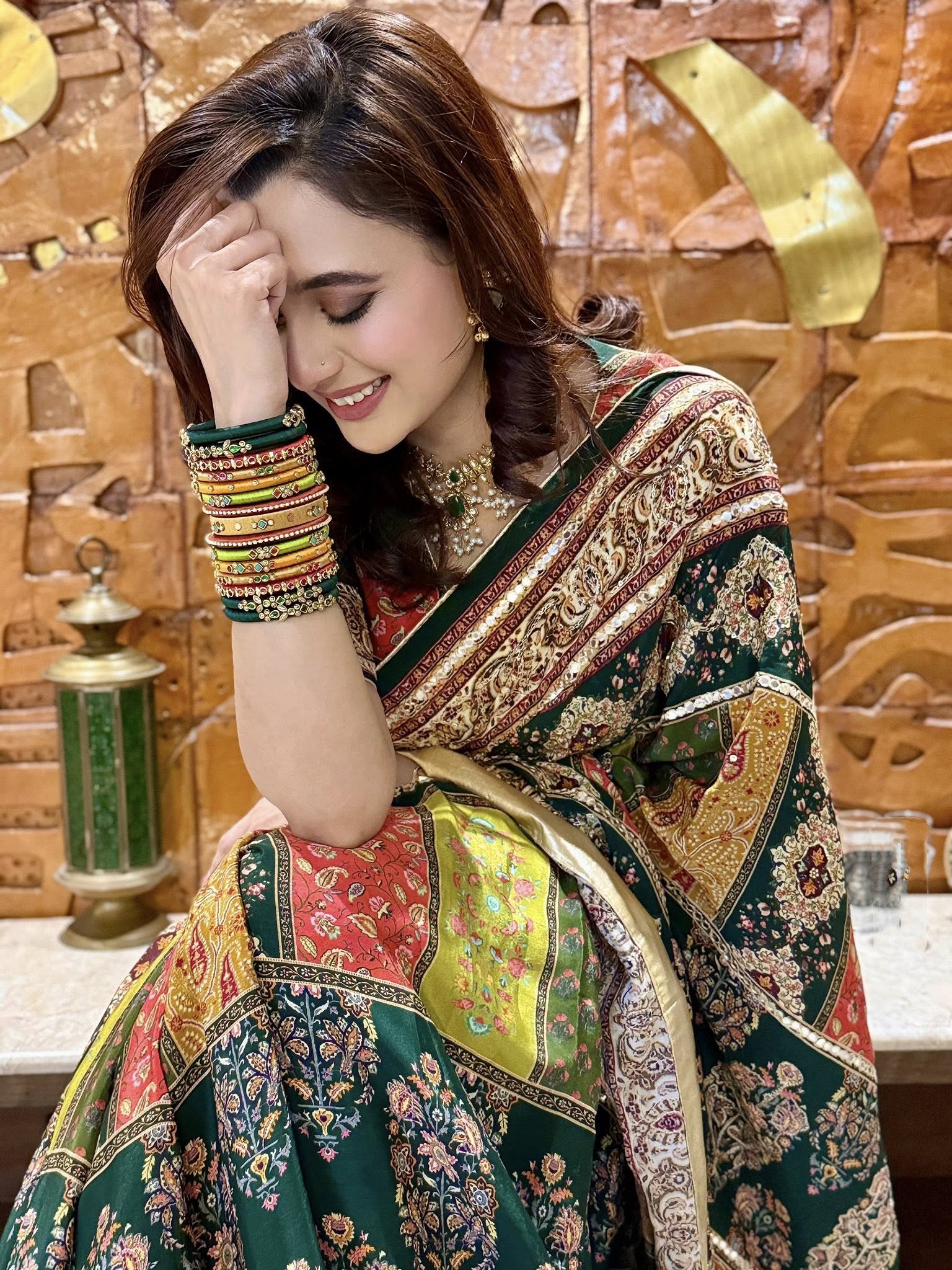 শাড়ি, চুড়ি ও সাবিলা