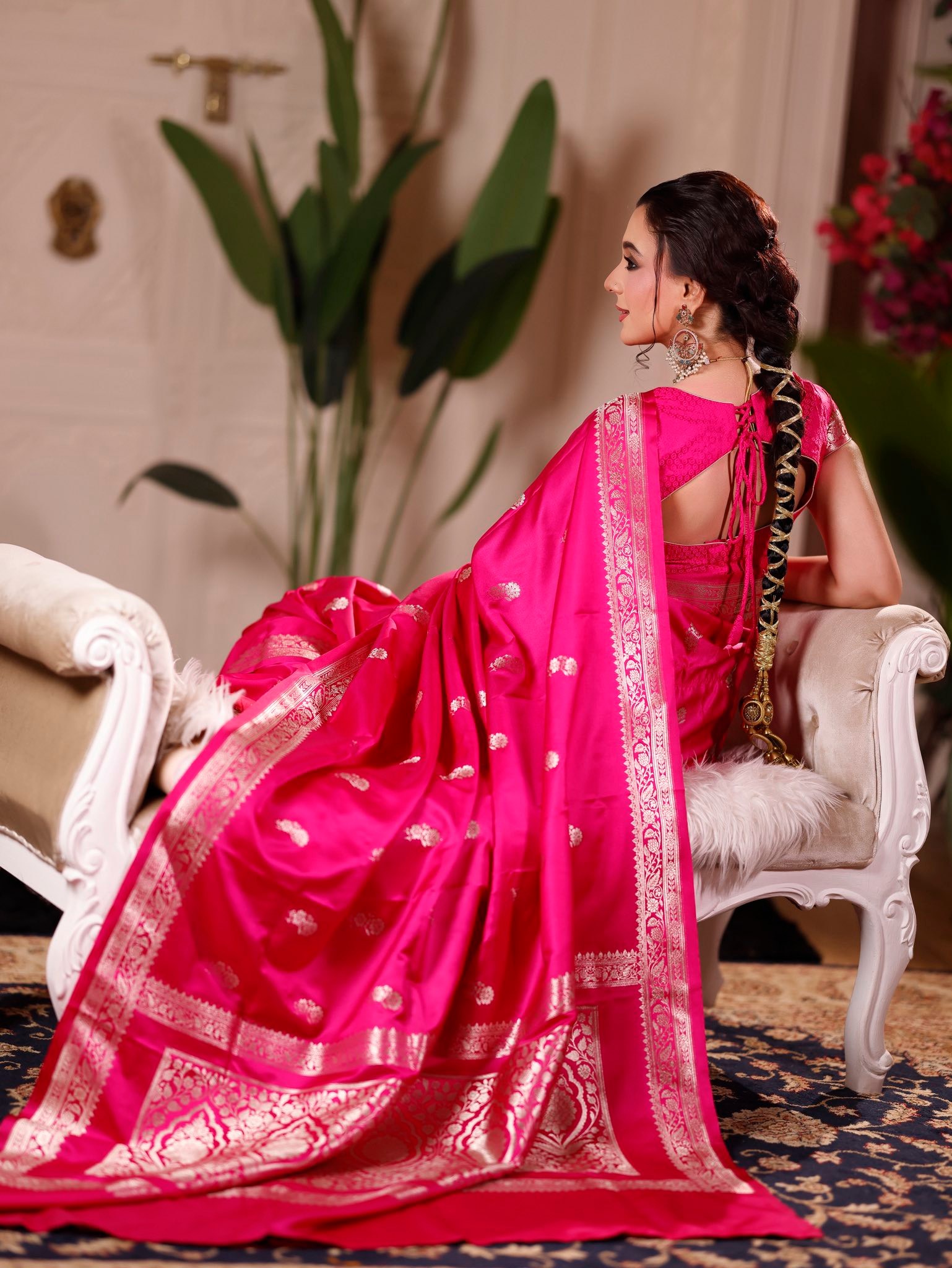 ঐতিহ্য আর নস্টালজিয়ায় মোড়া সাবিলা নূর