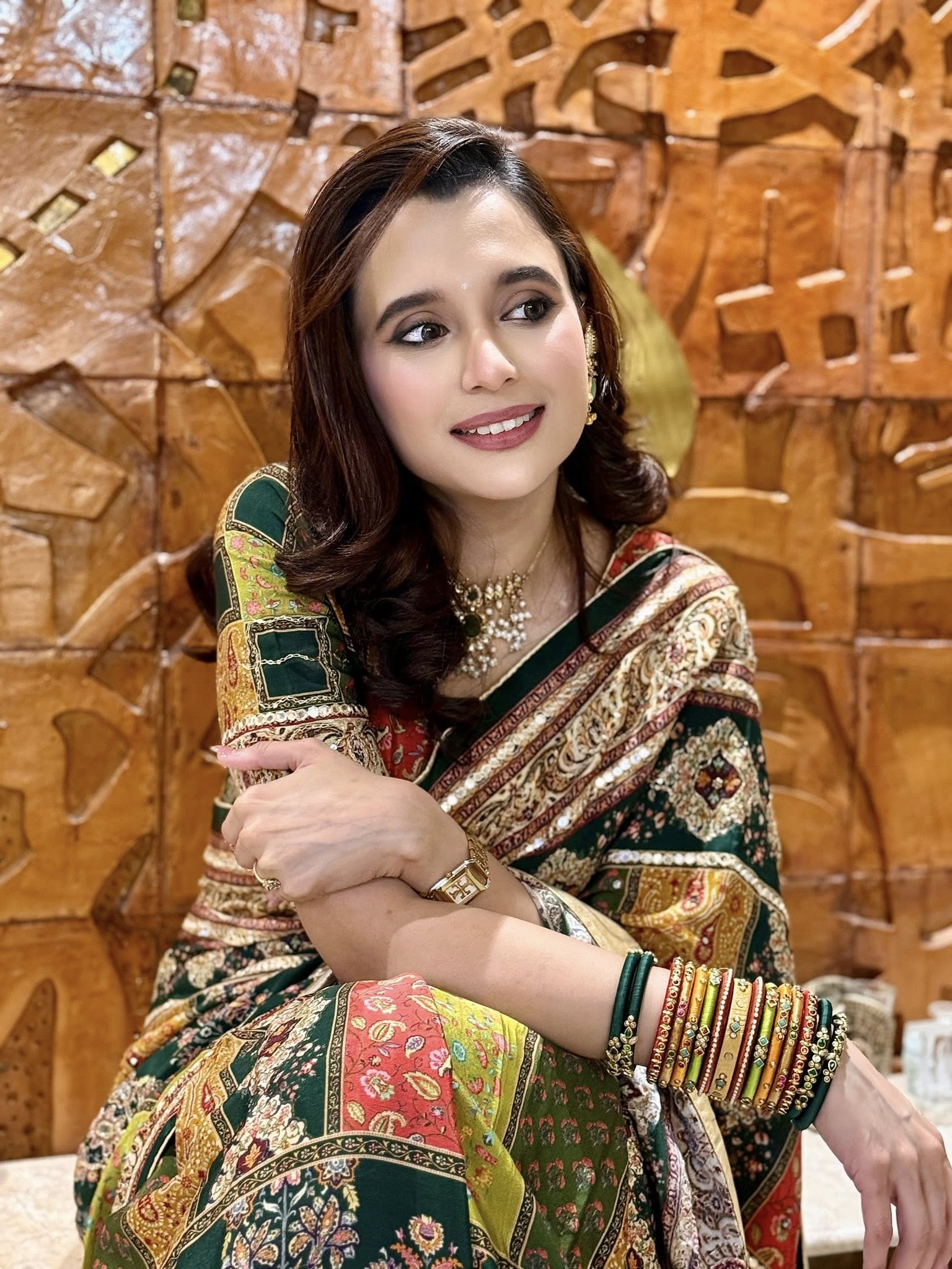 শাড়ি, চুড়ি ও সাবিলা