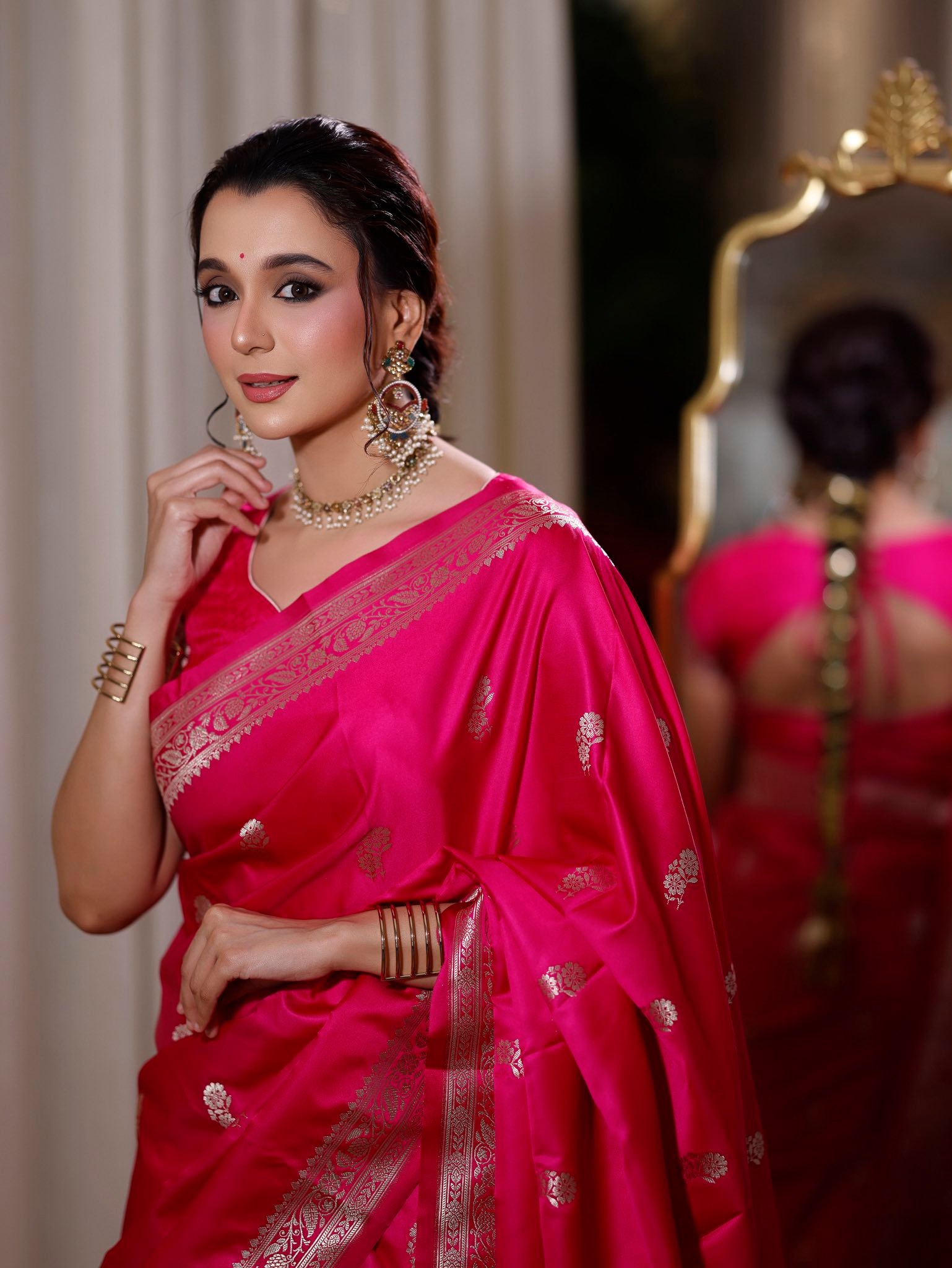 ঐতিহ্য আর নস্টালজিয়ায় মোড়া সাবিলা নূর