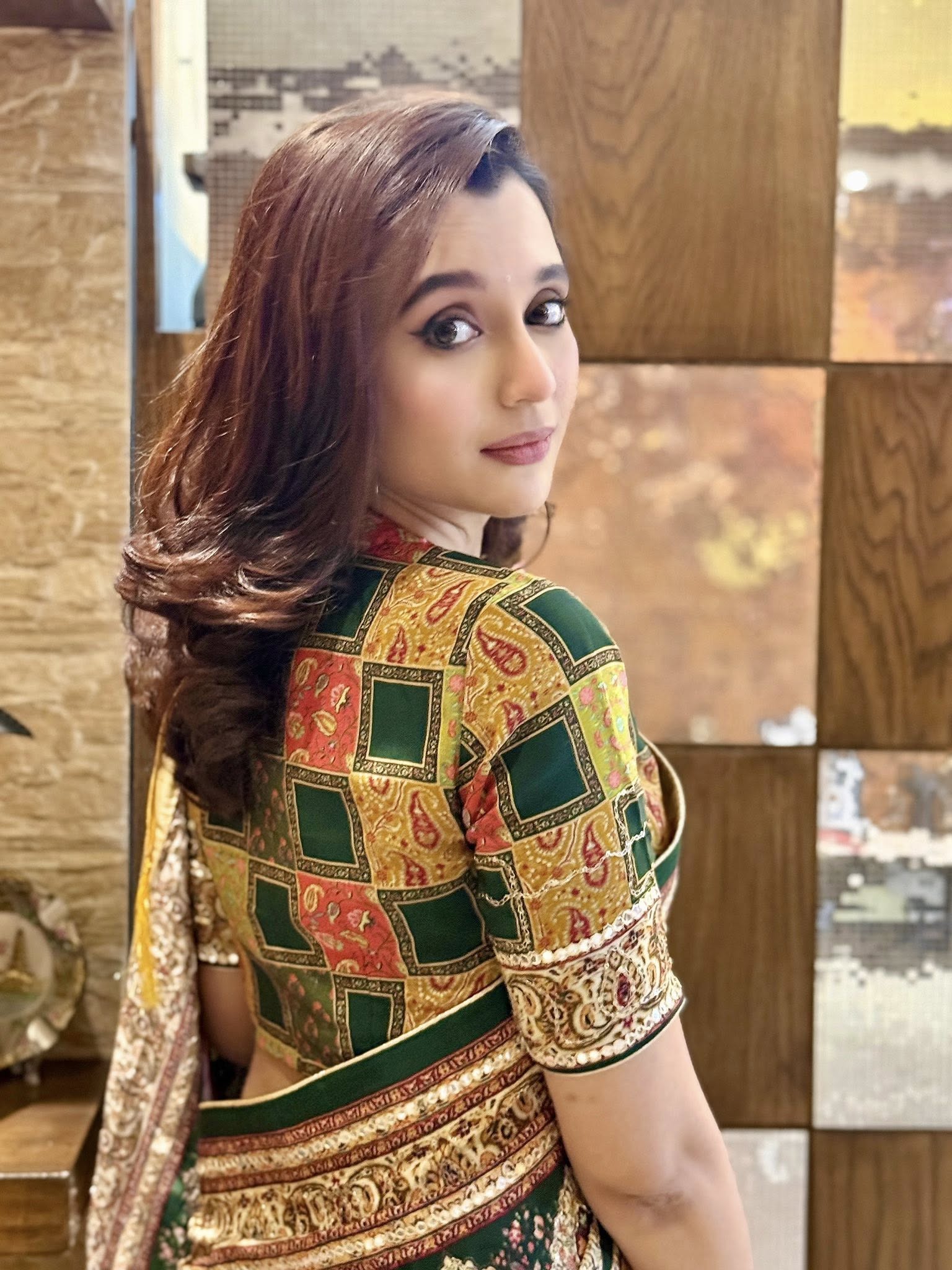 শাড়ি, চুড়ি ও সাবিলা