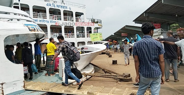 এখনো ফাঁকা সদরঘাট, রাত থেকে বাড়তে পারে ভিড়