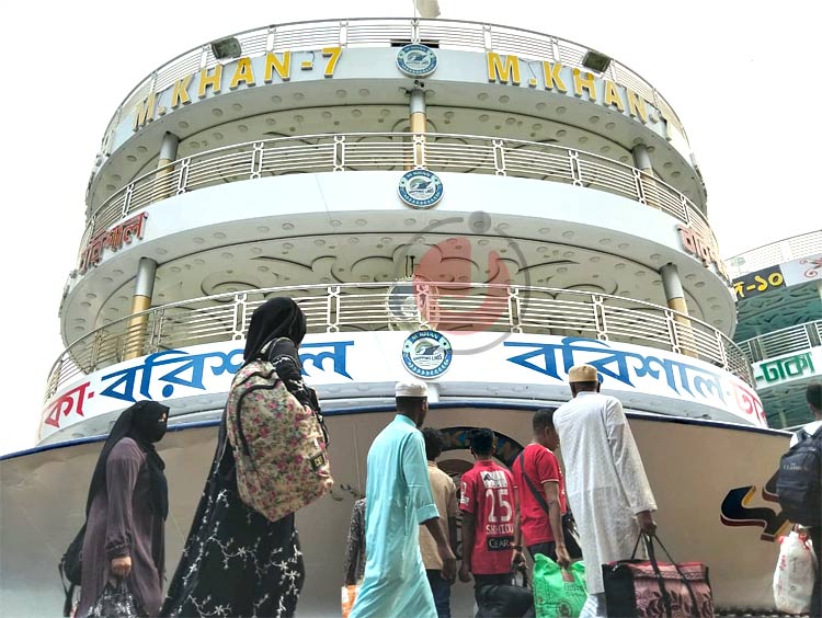 ঈদে যাত্রীসেবায় প্রস্তুত সদরঘাট, বাড়ি ফিরবেন প্রায় ১০ লাখ মানুষ