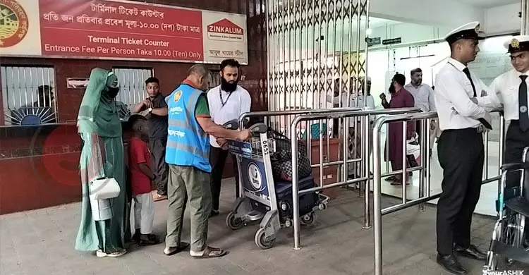 এখনো ফাঁকা সদরঘাট, রাত থেকে বাড়তে পারে ভিড়