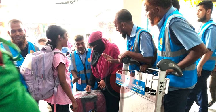 ঈদে যাত্রীসেবায় প্রস্তুত সদরঘাট, বাড়ি ফিরবেন প্রায় ১০ লাখ মানুষ