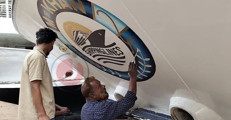 সদরঘাটে যাত্রীর চাপ বাড়ছে, ফ্রি কুলি ও ট্রলি সুবিধায় স্বস্তি