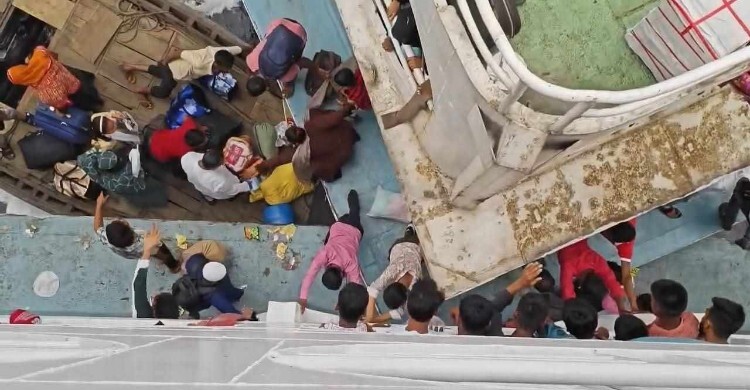 সদরঘাটে দুই লঞ্চের সংঘর্ষে অন্তঃসত্ত্বা নারীসহ আহত ২