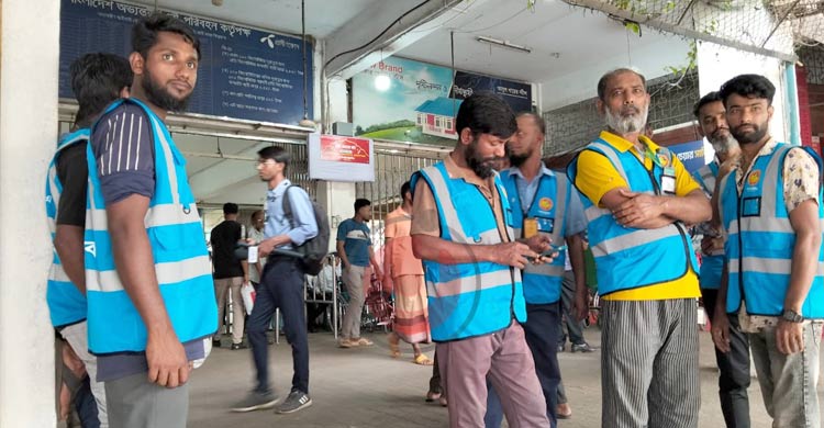 ঈদে সদরঘাটে কুলি সেবা ফ্রি, থাকবে ২০০ স্বেচ্ছাসেবক