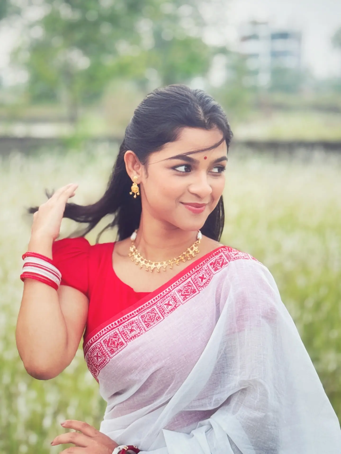 অভিনেত্রী সাদিয়া আয়মান