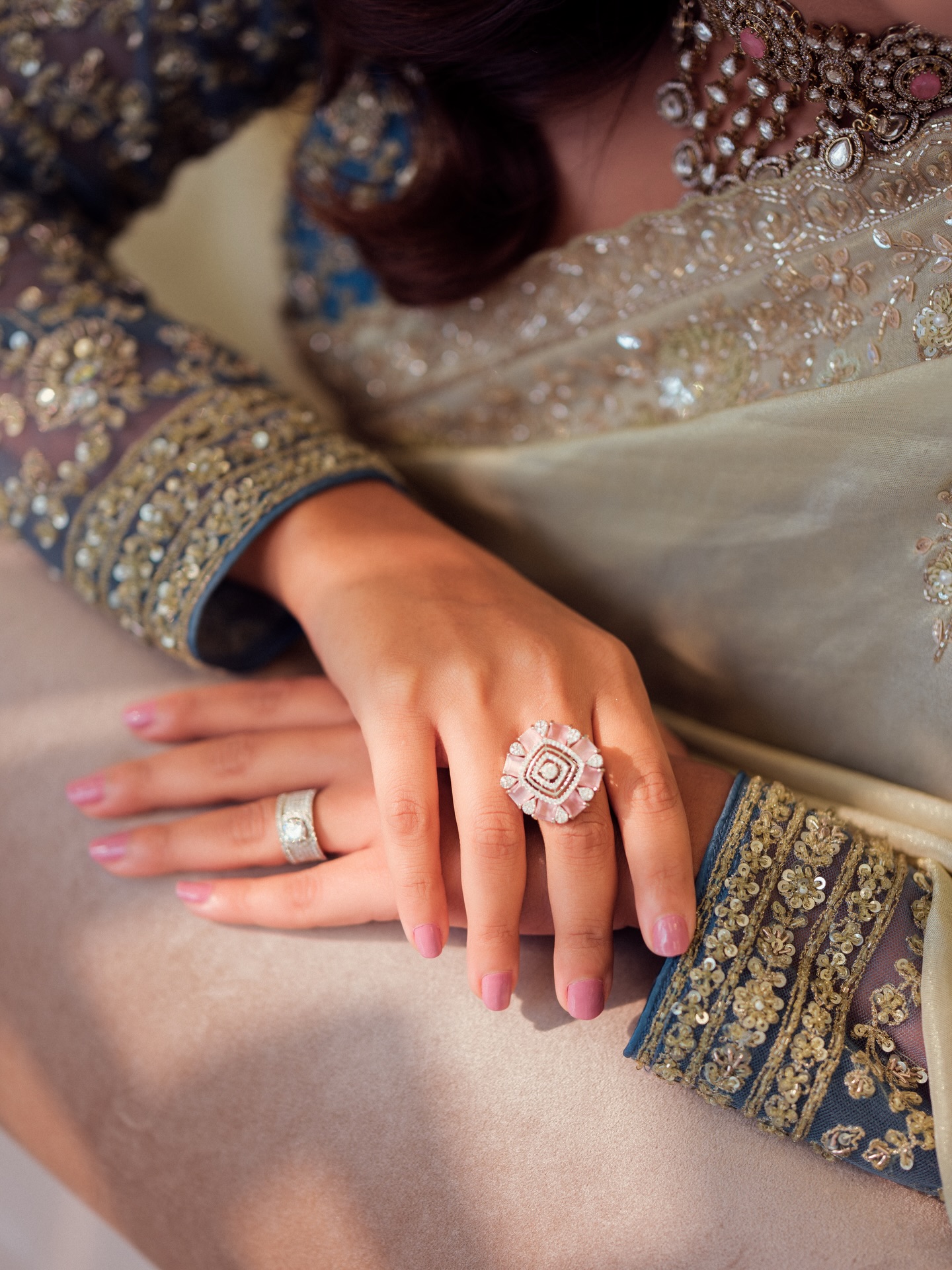 ফেস্টিভ ফ্যাশনে সাদিয়ার সিগনেচার ছোঁয়া