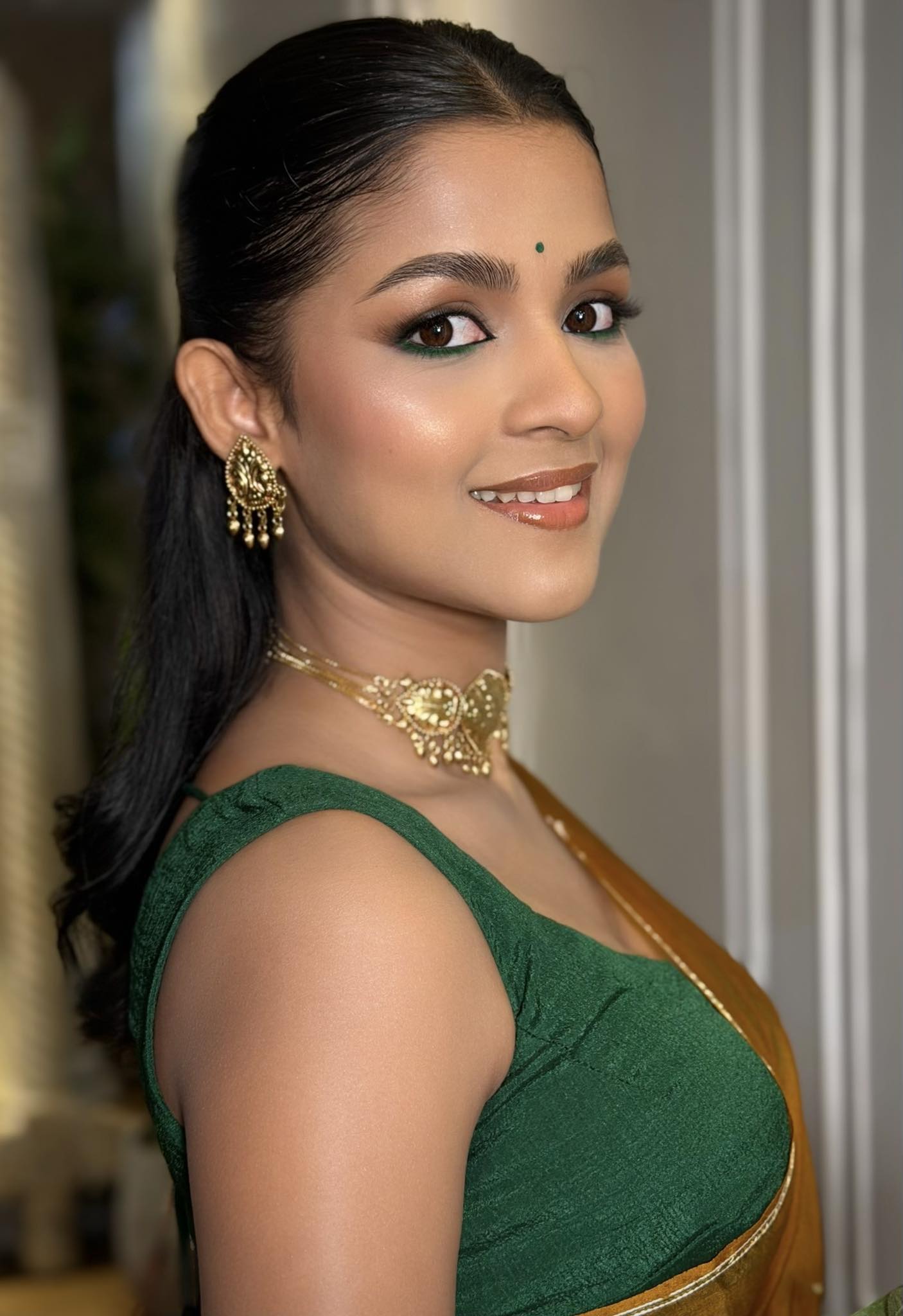 নজরকাড়া সাদিয়ার ঈদ লুক