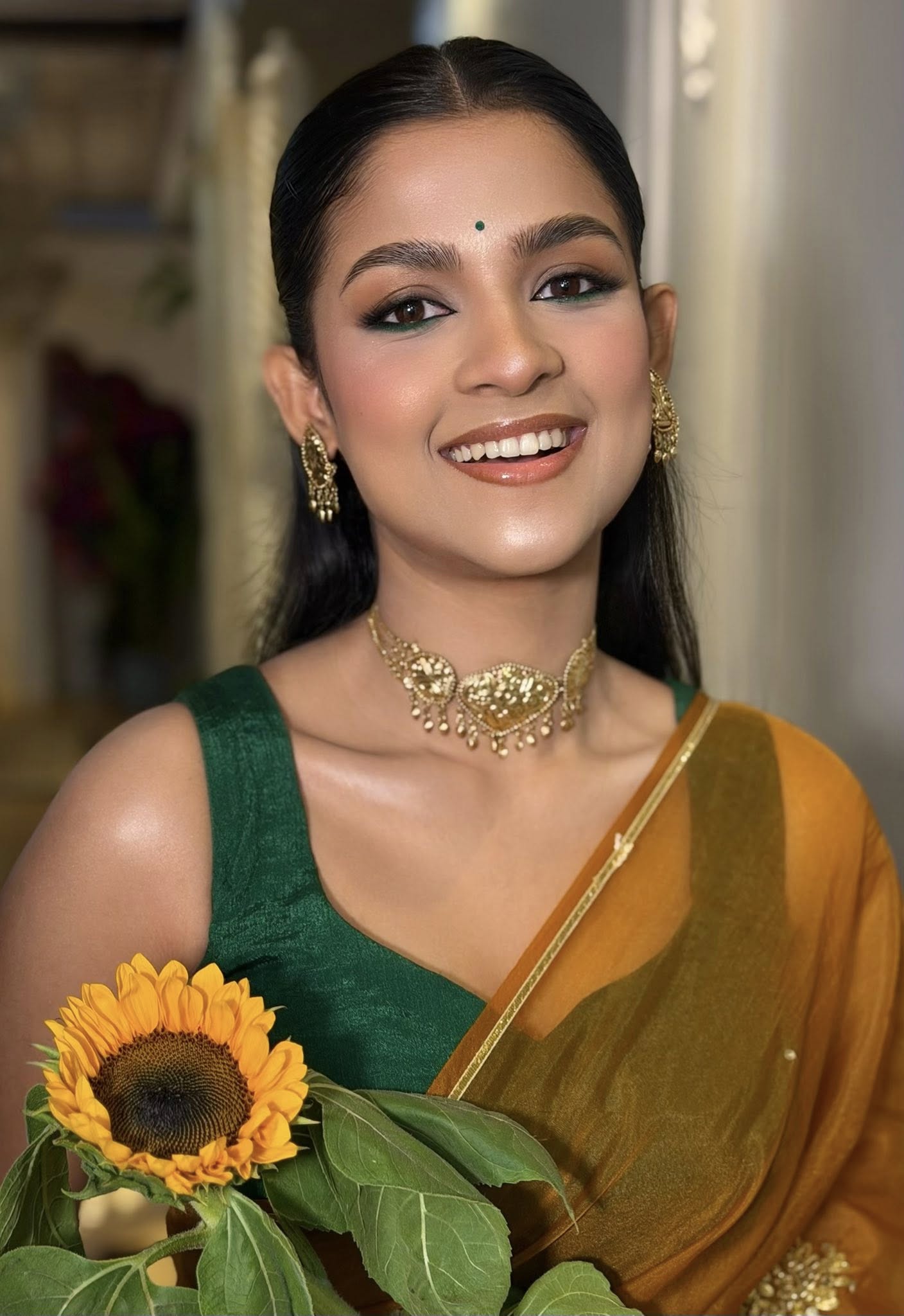 নজরকাড়া সাদিয়ার ঈদ লুক