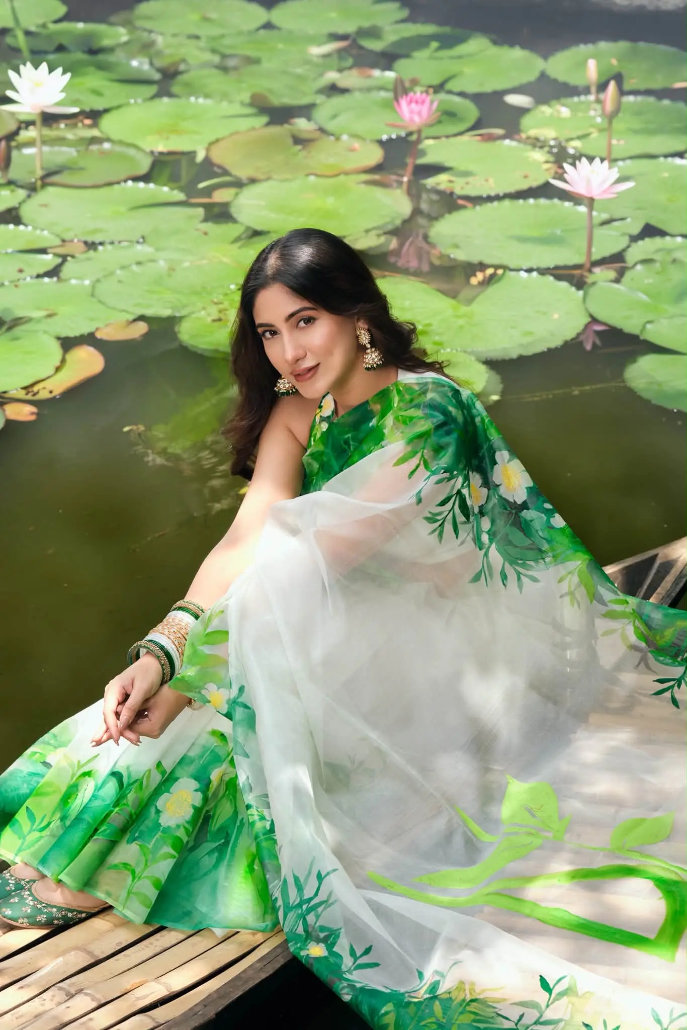 &lsquo;চা গরম&rsquo; লুকে মায়াবী সাফা