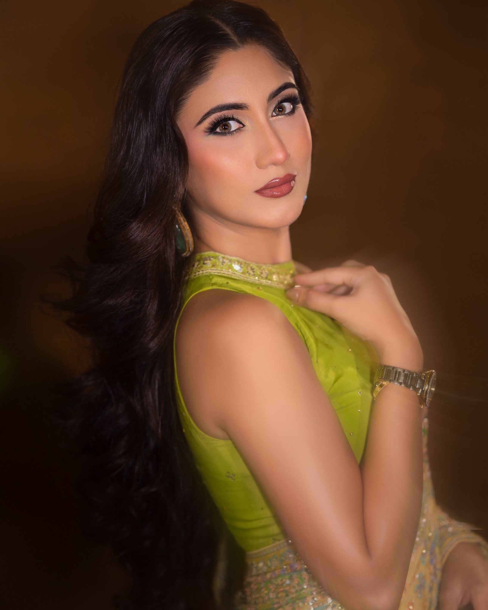 ফ্লোরাল শাড়িতে মায়াবী সাফা কবির