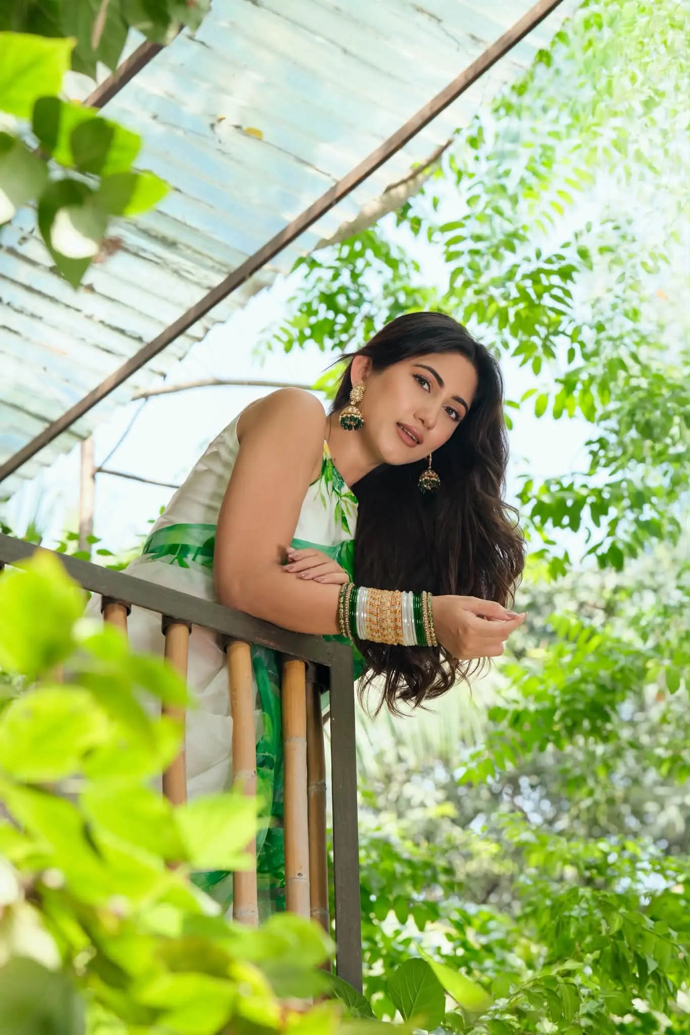 &lsquo;চা গরম&rsquo; লুকে মায়াবী সাফা