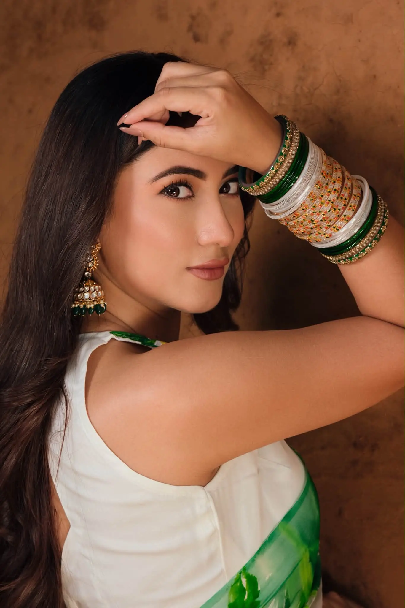 &lsquo;চা গরম&rsquo; লুকে মায়াবী সাফা