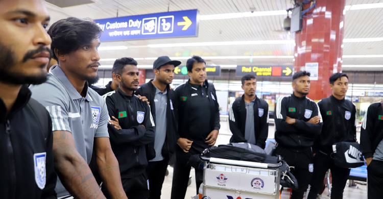 দেশে ফিরেছে জাতীয় ফুটবল দল, চোখ এখন বিশ্বকাপ বাছাইয়ে