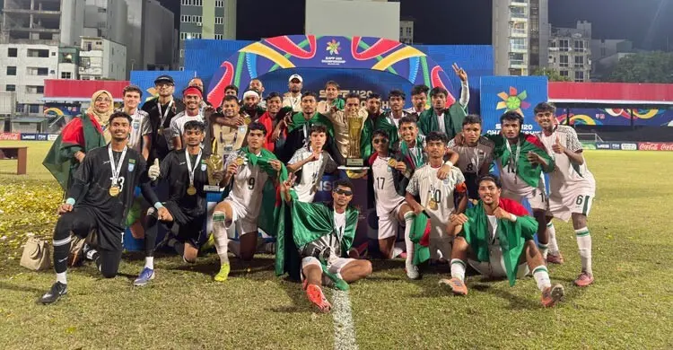 রাতে হাতিরঝিলে সাফ চ্যাম্পিয়নদের সংবর্ধনা