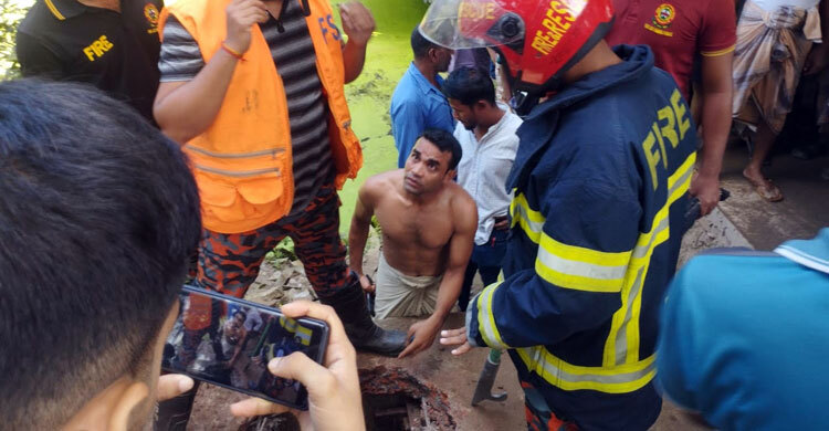 চট্টগ্রামে সেপটিক ট্যাংক পরিষ্কার করতে গিয়ে দুই শ্রমিকের মৃত্যু