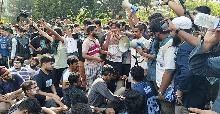 কমিটি প্রত্যাখ্যান করে এবার ৫ দাবি প্রকৌশল শিক্ষার্থীদের